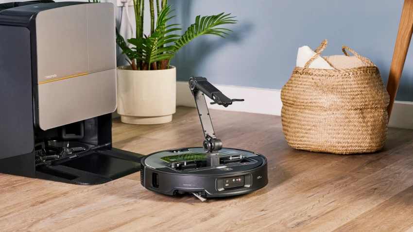 روبوت التنظيف الذكي Roomba أثناء العمل في أحد المنازل