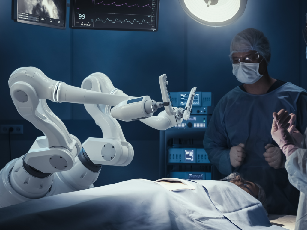 نظام الجراحة الروبوتية da Vinci يساعد الجراحين في إجراء عمليات معقدة